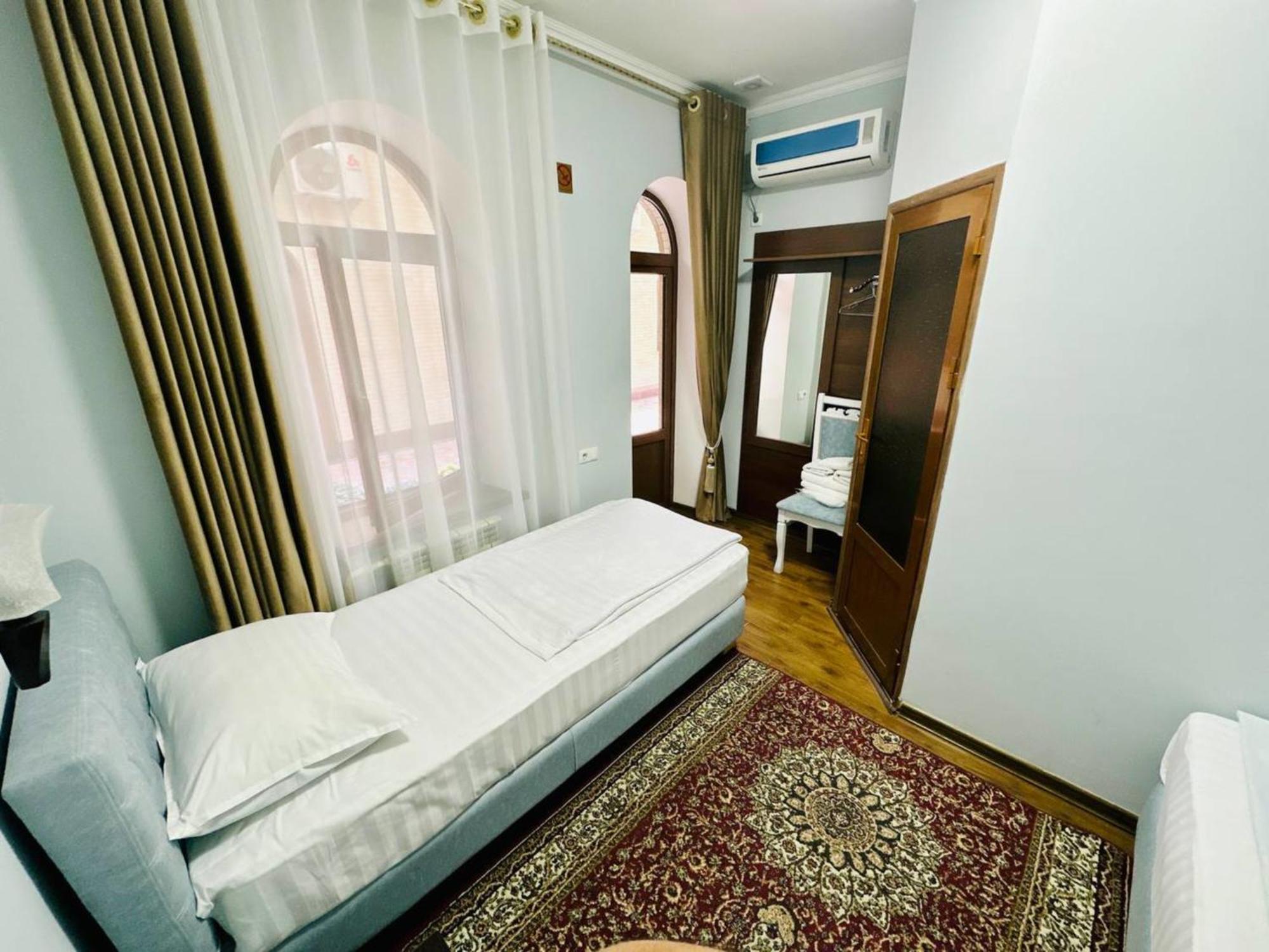 Samarkand Travel Hotel Екстериор снимка